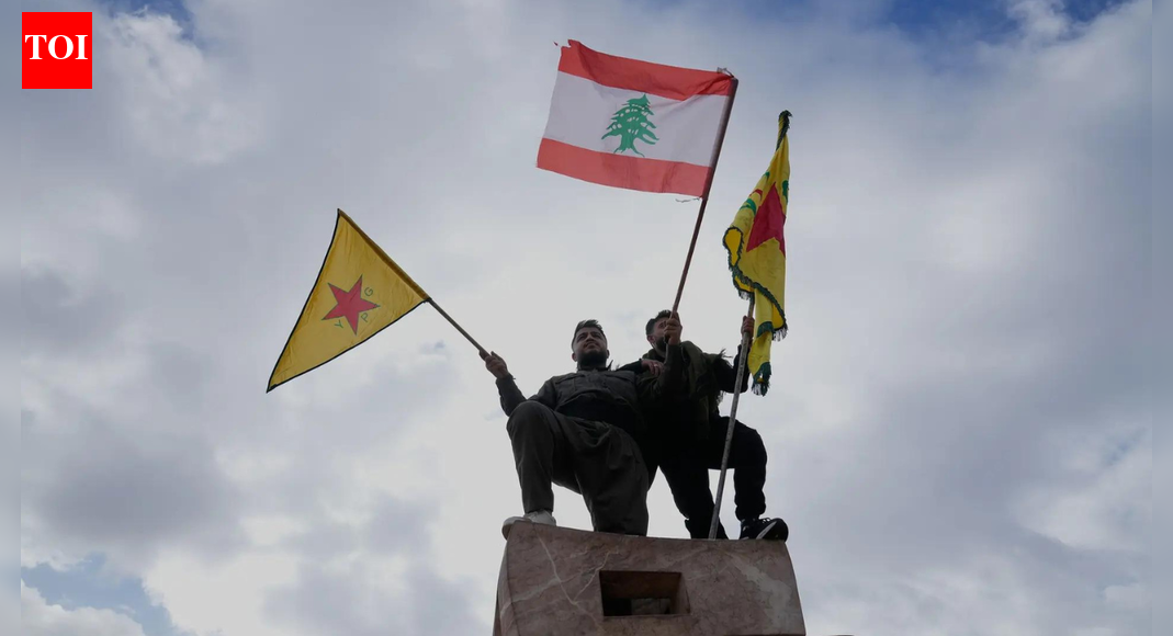 सीरिया संघर्ष: अलेप्पो में सुरक्षा बल तैनात; कुर्द बलों के साथ लड़ाई में दर्जनों लोग मारे गए