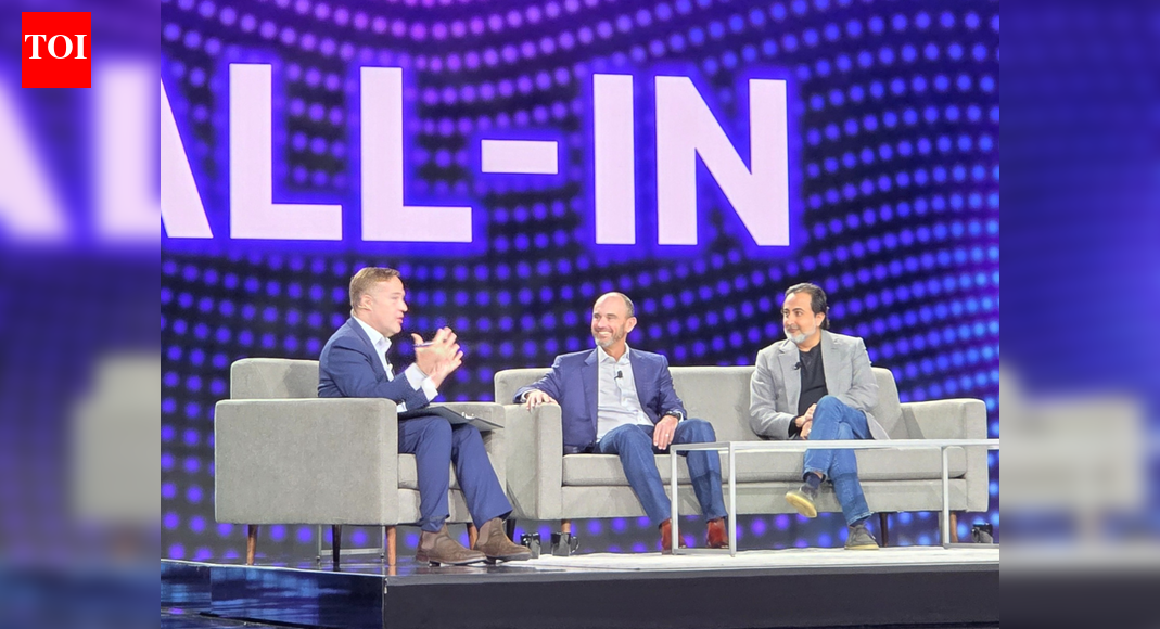 मैकिन्से बॉस बॉब स्टर्नफेल्स चर्चा करते हैं कि एआई कैसे परामर्श नौकरियों को बदल रहा है: गैर-ग्राहक-सामना वाली भूमिकाएं कम हो रही हैं, और जो नौकरियां बढ़ रही हैं…