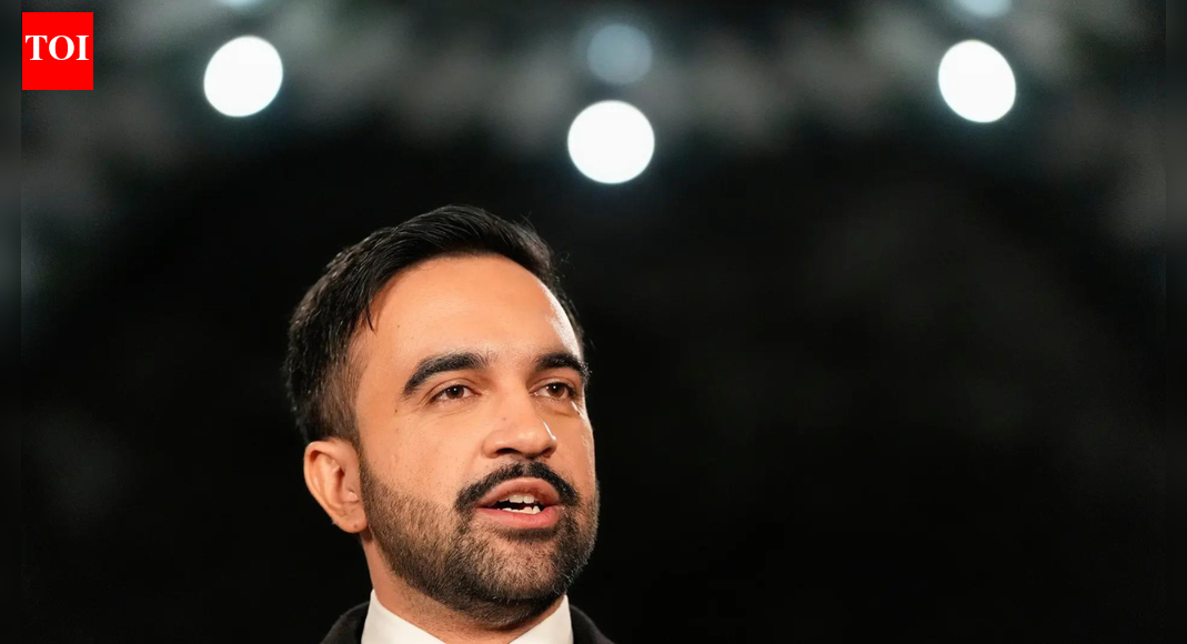 आईसीई द्वारा वेनेज़ुएला मूल के कर्मियों को हिरासत में लेने के बाद ज़ोहरान ममदानी ‘क्रोधित’; उन्होंने एक ‘अवैध विदेशी’ का बचाव करने के लिए उसकी निंदा की