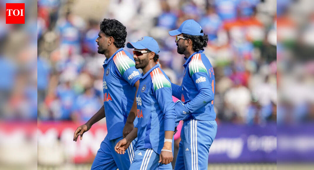 ‘टीम को नुकसान हो रहा है’: क्रिस श्रीकांत ने अक्षर पटेल को नकारा जबकि रवींद्र जडेजा छठे गेंदबाज की कमी को उजागर करने के लिए संघर्ष कर रहे हैं | क्रिकेट समाचार