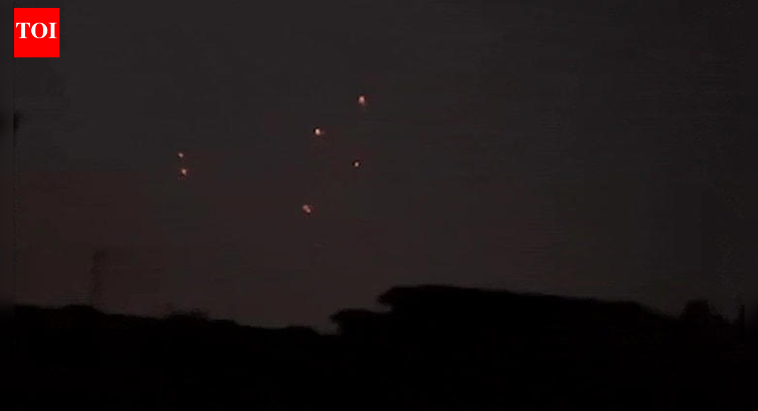 जम्मू: अंतरराष्ट्रीय सीमाओं के पास ड्रोन देखे जाने की दो घटनाएं; 4 दिन में इस तरह की तीसरी घटना | भारत समाचार