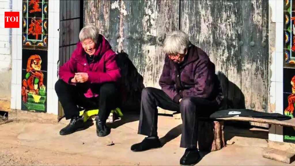 बीजिंग ने नीले आसमान के लिए अपना युद्ध जीत लिया, लेकिन आसपास के ग्रामीणों को इसकी कीमत चुकानी पड़ रही है