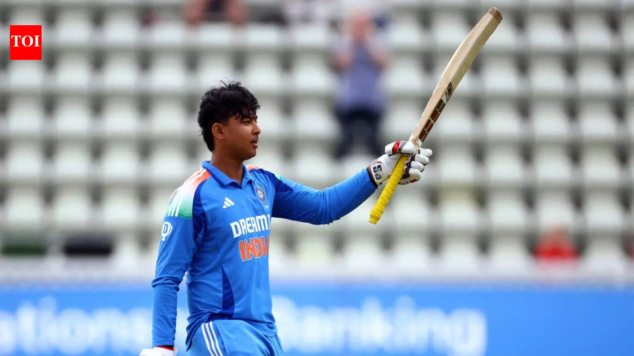 ‘उनके विकास के लिए हानिकारक’: भारत के पूर्व कोच ने वैभव सूर्यवंशी के अंडर-19 विश्व कप में खेलने पर सवाल उठाया | क्रिकेट समाचार