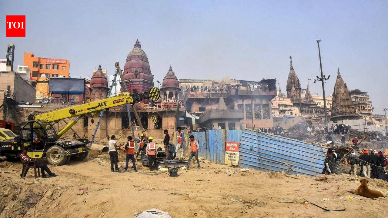मणिकर्णिका घाट विवाद: वाराणसी में तोड़फोड़ और सफाई अभियान पर राजनीति: क्या है विवाद | भारत समाचार