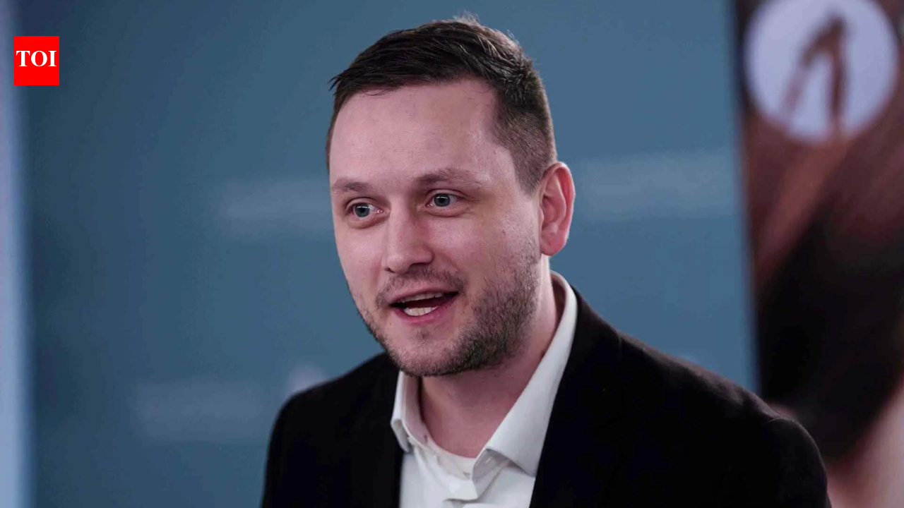 ग्रीनलैंड के प्रधानमंत्री ने निवासियों से संभावित आक्रमण के लिए तैयार रहने को कहा, कहा ‘इससे ​​इंकार नहीं किया जा सकता’