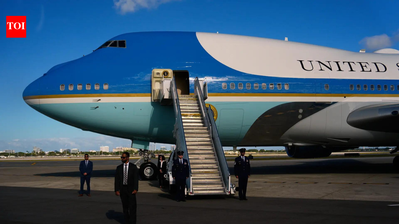 ट्रंप के विमान ने यू-टर्न लिया: दावोस के लिए अमेरिकी राष्ट्रपति की उड़ान बीच हवा में लौटी: क्या गलत हुआ?