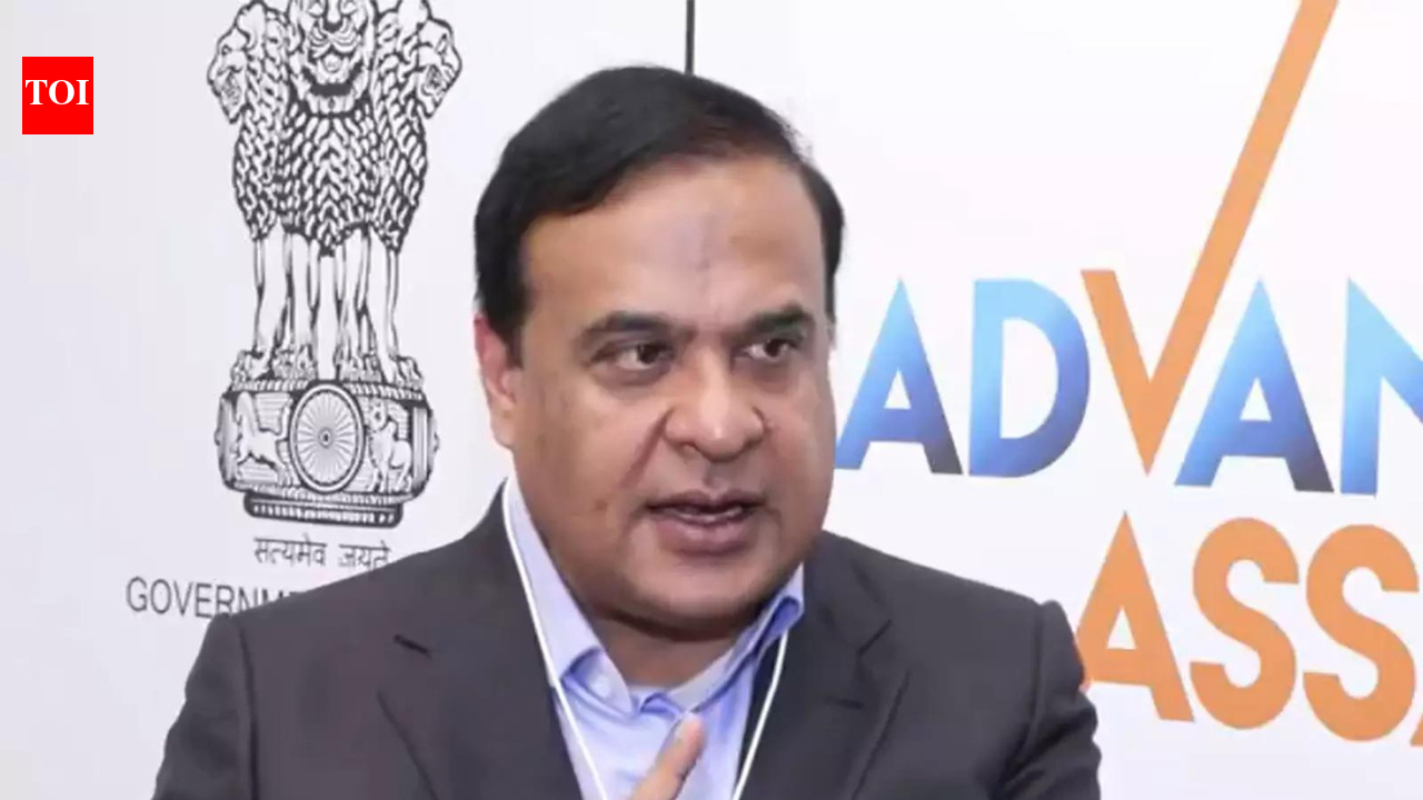 ‘दुनिया में विफलताओं का सबसे बड़ा परिवार’: असम के मुख्यमंत्री हिमंत ने गांधी परिवार की आलोचना की; राहुल और प्रियंका के ब्रेकअप का “शिकार” होने का दावा | भारत समाचार