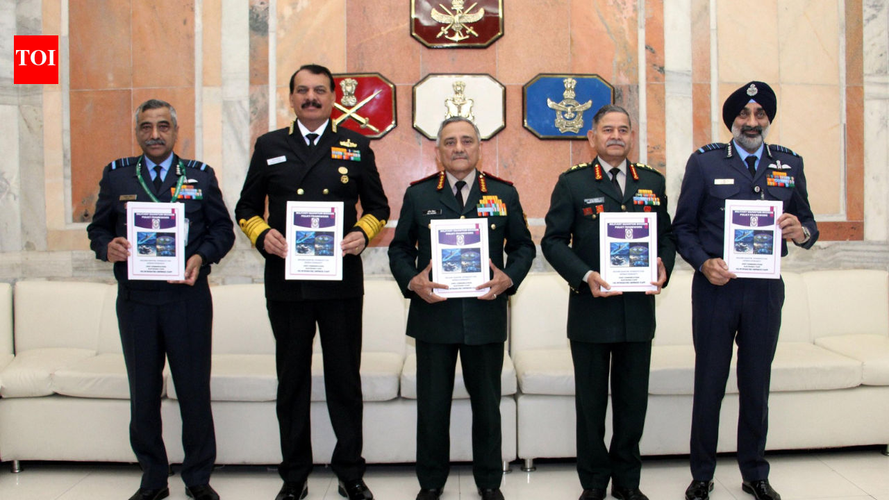 सीडीएस ने भविष्य के युद्धक्षेत्र के लिए त्रि-सेवाओं को तैयार करने के लिए सैन्य क्वांटम मिशन नीति जारी की | भारत समाचार