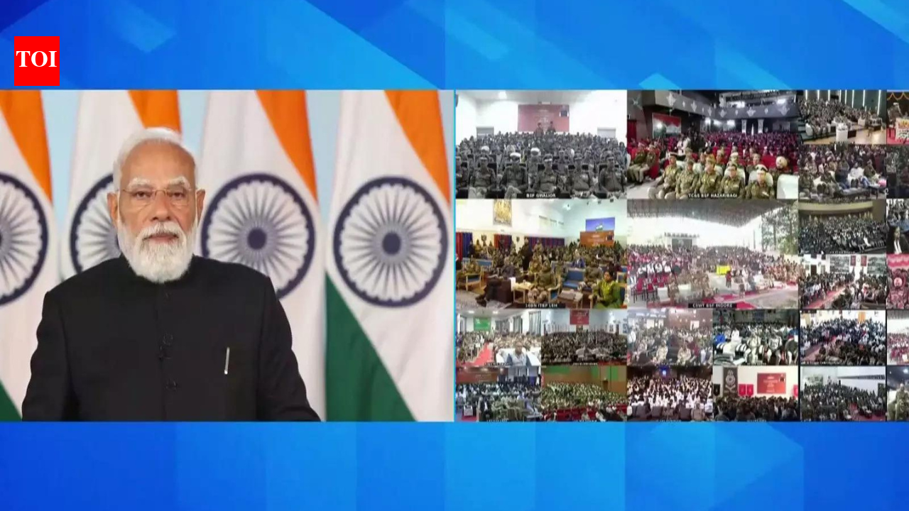 पीएम मोदी ने 18वें रोज़गार मेले में नए सरकारी कर्मचारियों को 61,000 से अधिक नियुक्ति पत्र वितरित किए | भारत समाचार