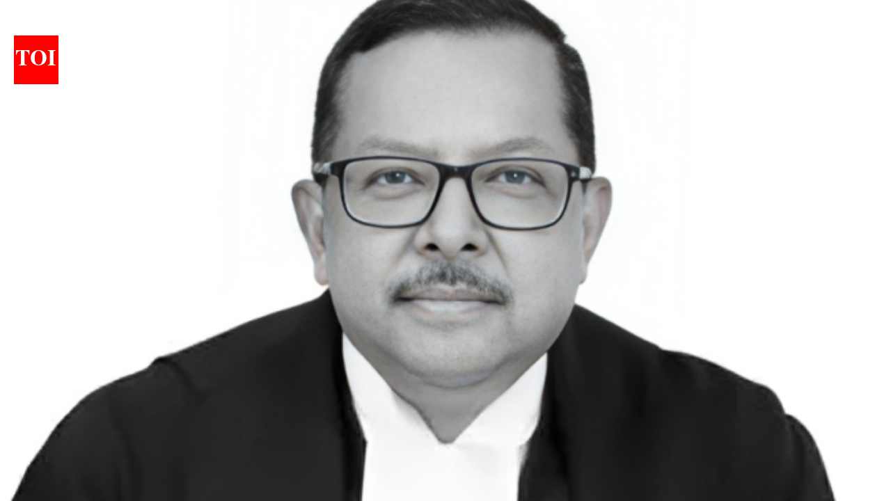 सुप्रीम कोर्ट के न्यायाधीश ने सरकार के दबाव के कारण स्थानांतरण के लिए स्कूल की आलोचना की | भारत समाचार