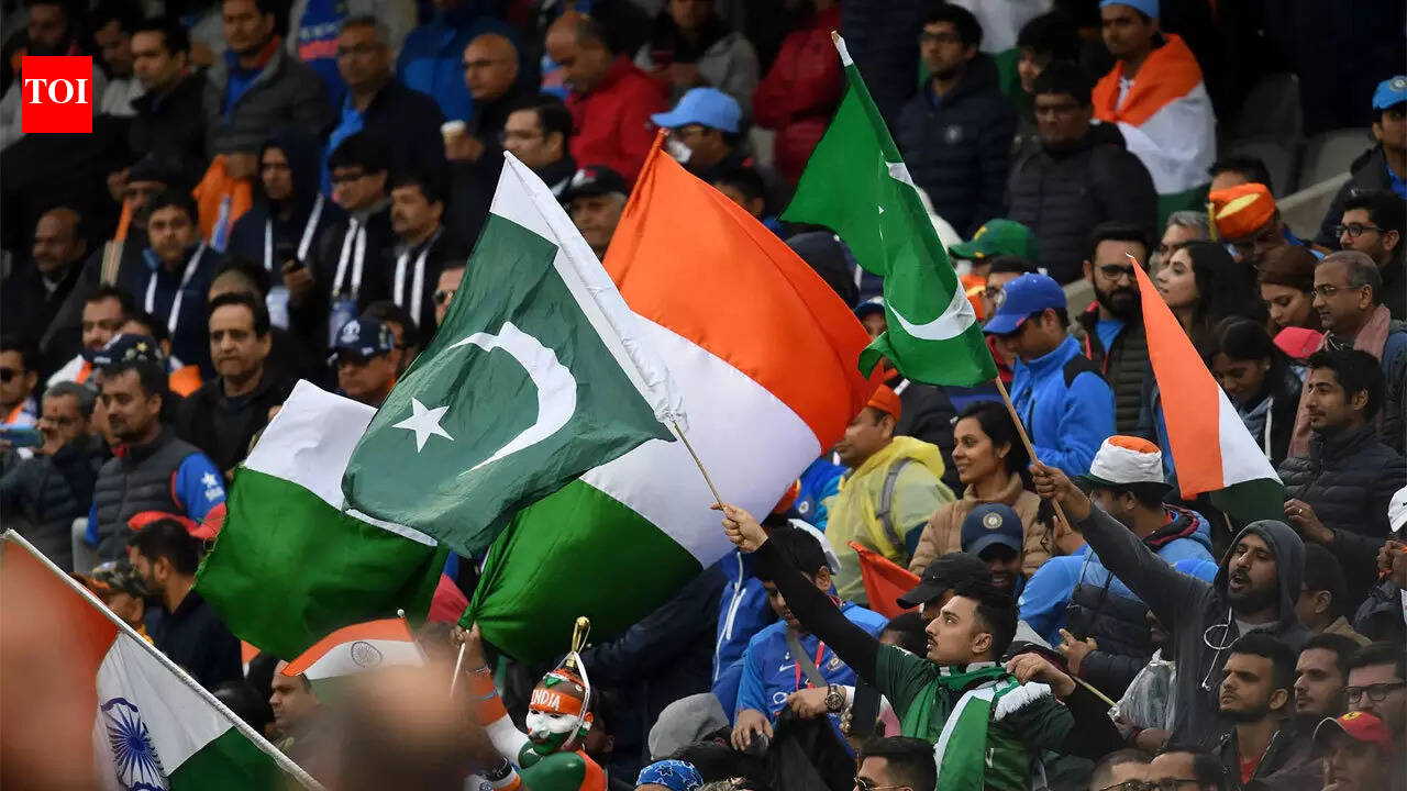 टी20 वर्ल्ड कप विवाद | ICC भारत और पाकिस्तान के बिना टूर्नामेंट आयोजित नहीं कर सकता: कामरान अकमल क्रिकेट समाचार