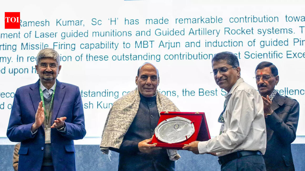 राजनाथ ने डीआरडीओ वैज्ञानिकों की प्रशंसा की, उनसे ‘अनुसंधान में जोखिम उठाने की क्षमता बढ़ाने’ को कहा