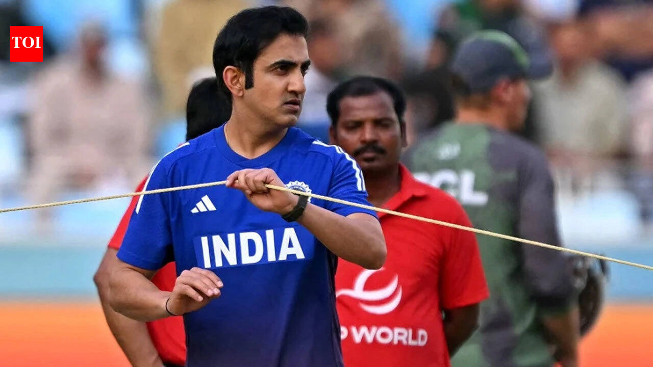 ‘एक बड़े और कठिन फैसले का इंतजार है’: मनोज तिवारी ने चेतावनी दी कि अगर भारत टी20 विश्व कप का बचाव करने में विफल रहा तो गौतम गंभीर की नौकरी दांव पर लग जाएगी | क्रिकेट समाचार