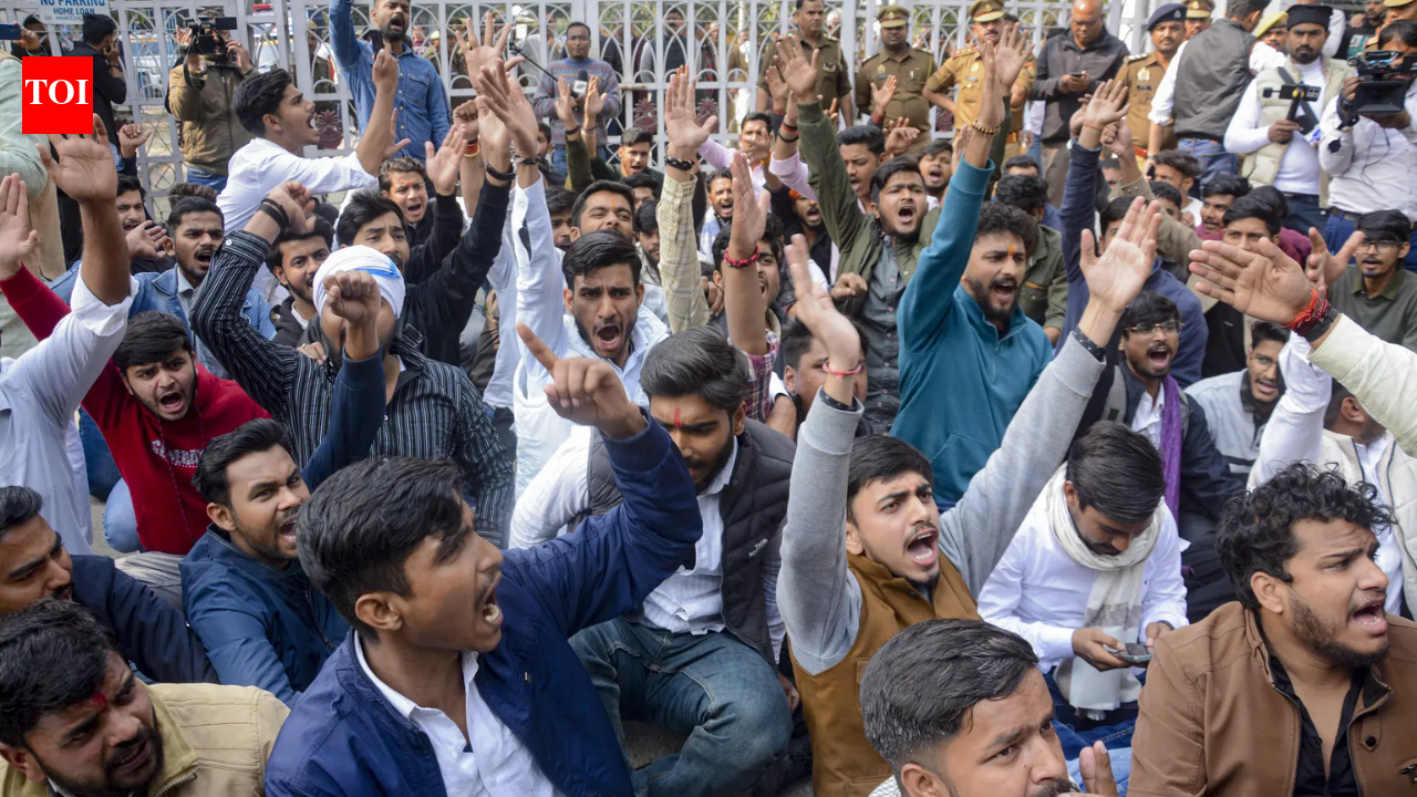 ‘गैर-समावेशी’ जाति की परिभाषा: सुप्रीम कोर्ट यूजीसी इक्विटी विनियम 2026 के खिलाफ याचिका पर सुनवाई करेगा | भारत समाचार