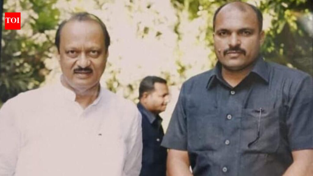 ‘मैंने उन्हें सुबह 6.30 बजे निकलते देखा’: बारामती हवाई दुर्घटना में अजीत पवार के साथ मारे गए लोगों में पीएसओ विदिप जाधव | ठाणे समाचार