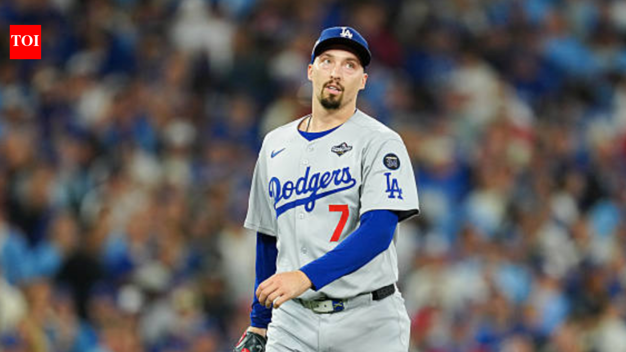ब्लेक स्नेल की स्थिति संदेह में है क्योंकि डोजर्स ने वर्ल्ड सीरीज़ चलाने के बाद सतर्क रुख अपनाया है | एमएलबी न्यूज़