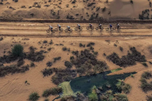 दुबई ने भारी पुरस्कार राशि के साथ रेगिस्तान रेसिंग की शुरुआत की: साइकिल चालक अल सलाम साइक्लिंग चैंपियनशिप में कठिन इलाके से लड़ते हैं