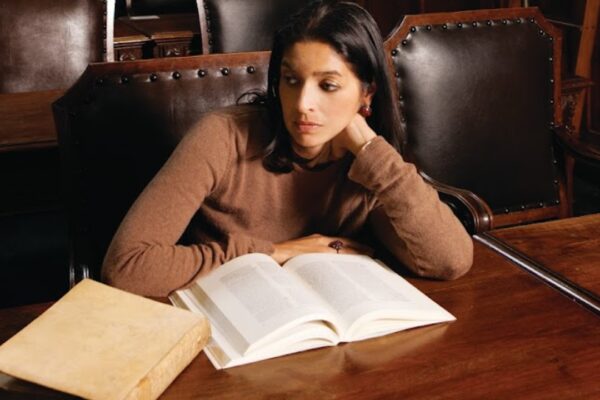 झुम्पा लाहिड़ी ने मातृभाषा और उसकी आवश्यकता पर सवाल उठाए | भारत समाचार