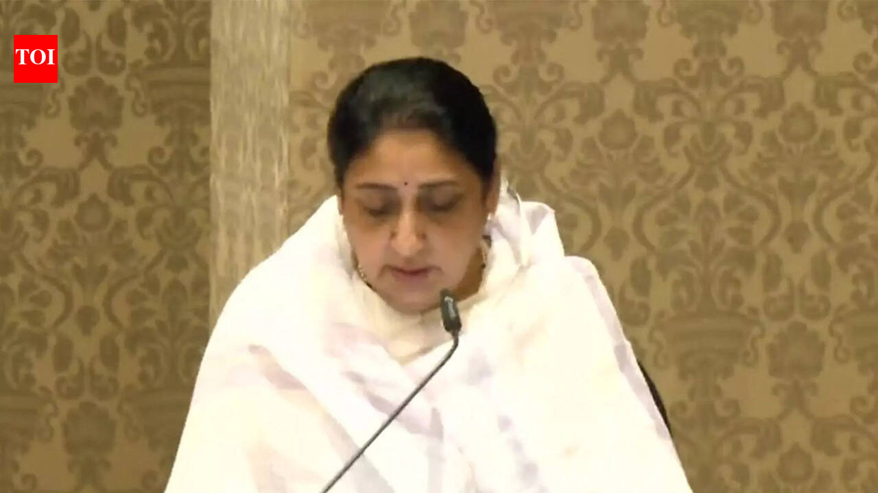 उत्थान हुआ, आगे चुनौतियां: महाराष्ट्र की डिप्टी सीएम सुनेत्रा पवार आगे की कठिन राह का सामना कैसे करती हैं | भारत समाचार