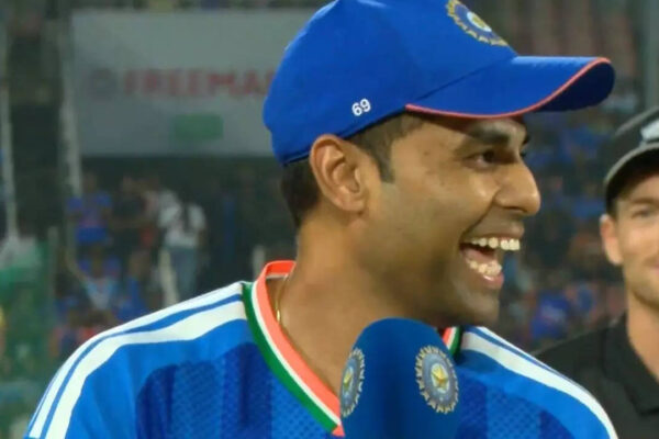 ‘ओह माय गॉड’: भारत के कप्तान सूर्यकुमार यादव संजू सैमसन द्वारा भीड़ को बेवकूफ बनाने के बाद वायरल हो गए – देखें | क्रिकेट समाचार