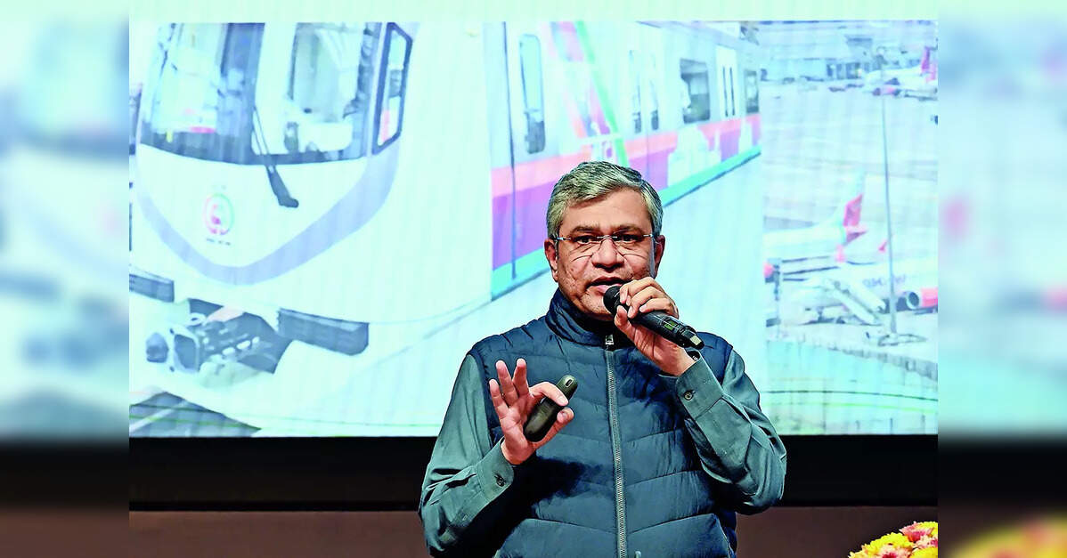 भारत ने DLI 2.0 के साथ 80% स्थानीय सेमीकंडक्टर उत्पादन का लक्ष्य रखा है और 2035 तक शीर्ष वैश्विक रैंकिंग हासिल करने का लक्ष्य रखा है, इकोनॉमिकटाइम्सबी2बी