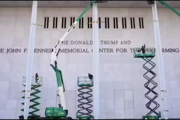 ‘थका हुआ, टूटा हुआ और जीर्ण-शीर्ण’: डोनाल्ड ट्रम्प ने ‘पूर्ण पुनर्निर्माण’ के लिए कैनेडी सेंटर को दो साल के लिए बंद करने की घोषणा की