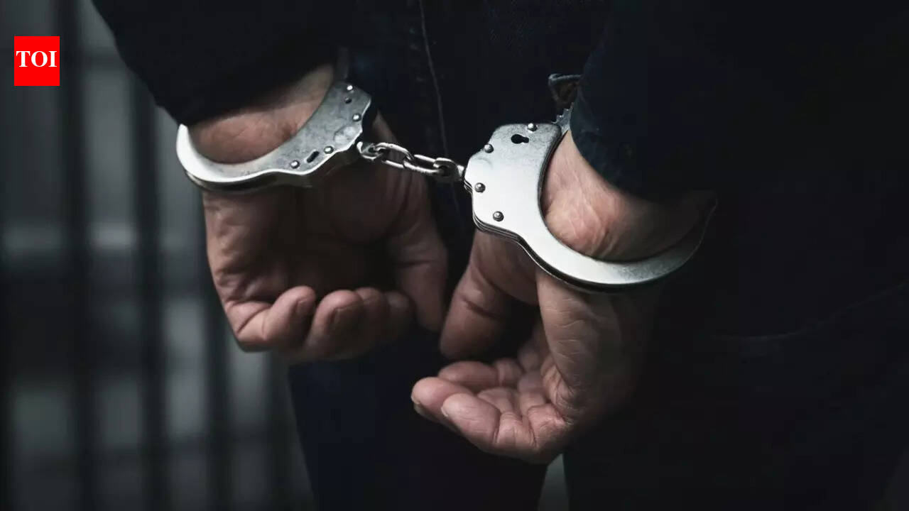 ड्रग मामले में अभिनेत्री अंजू कृष्णा गिरफ्तार; पुलिस ने मेथमफेटामाइन और मारिजुआना जब्त किया; आठ लोग गिरफ्तार | मलयालम मूवी समाचार