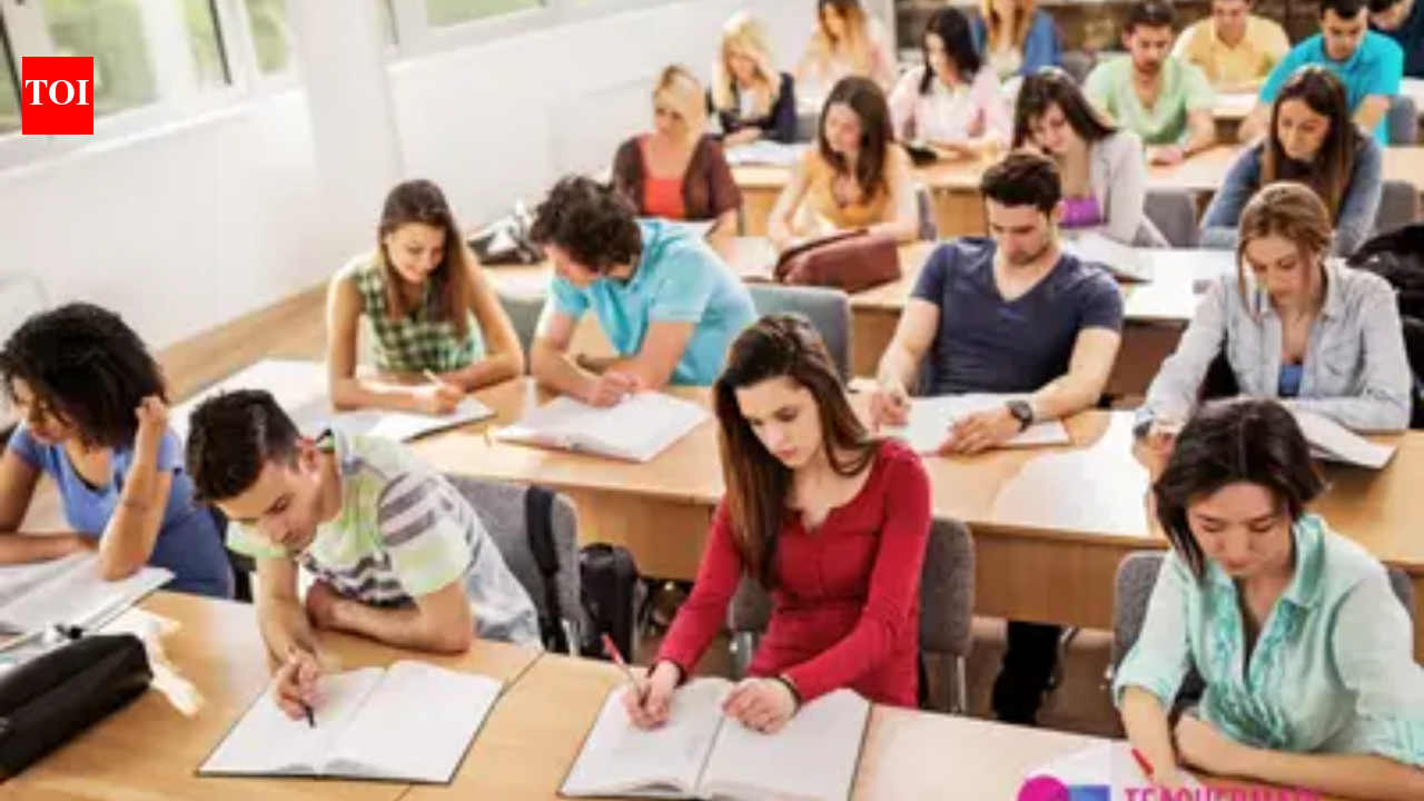 ‘मैंने कभी किसी भारतीय को नहीं देखा…’: ऑनलाइन शेख़ी में परीक्षा में धोखाधड़ी के आरोपों के बीच अमेरिकी राजनीतिक प्रभावशाली व्यक्ति ने एशियाई छात्रों का बचाव किया