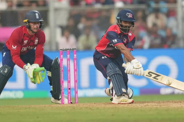 टी20 विश्व कप: नेपाल के डर से बचा इंग्लैंड; आखिरी ओवर के रोमांचक मुकाबले में रिकॉर्ड 4 रन से जीत | क्रिकेट समाचार