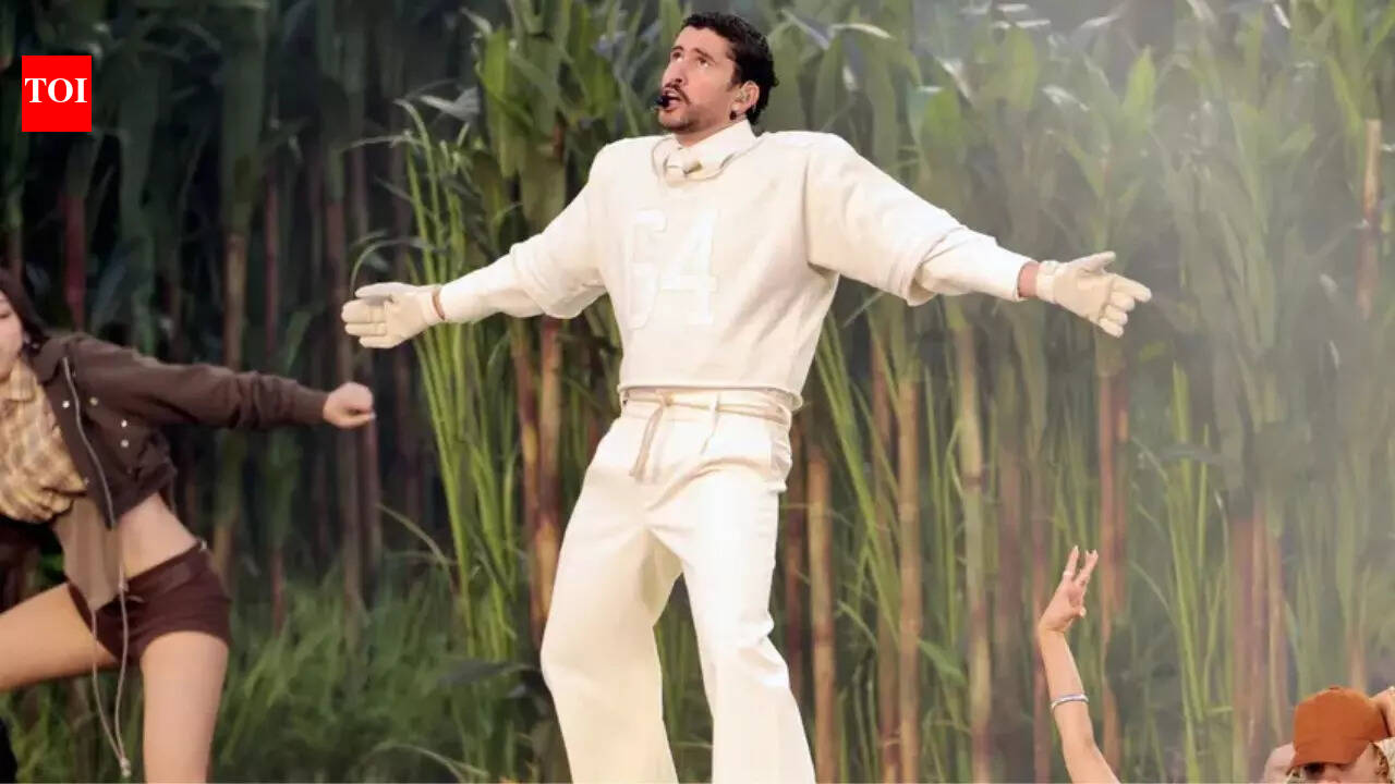 बैड बन्नी के सुपर बाउल एलएक्स हाफटाइम शो ने 128 मिलियन दर्शकों के साथ गेम को पीछे छोड़ दिया और सोशल मीडिया पर एनएफएल रिकॉर्ड तोड़ दिया | एनएफएल न्यूज़