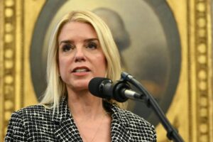 ‘असफल, वकील खोना’: एप्सटीन फाइलों की सुनवाई में पाम बोंडी डेमोक्रेट्स पर बरसे