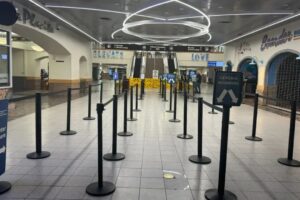 मैक्सिकन कार्टेल ड्रोन पर हमला करने के लिए उच्च ऊर्जा लेजर? 8 घंटे के एल पासो शटडाउन के दौरान अमेरिकी हवाई क्षेत्र में क्या हुआ