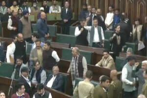 ‘जूता-थप्पड़’ टिप्पणी पर जम्मू-कश्मीर विधानसभा में हंगामा, बीजेपी ने उमर से माफी की मांग की | भारत समाचार