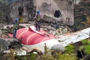 ‘गलत और अटकलबाजी’: AAIB ने एयर इंडिया 171 दुर्घटना के लिए पायलट को दोषी ठहराने वाली इतालवी रिपोर्ट को खारिज कर दिया | भारत समाचार