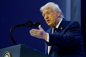 ट्रम्प ने हटाए गए उस वीडियो का बचाव किया जिसमें ओबामा को वानर के रूप में दिखाया गया है, उन्होंने कहा कि यह ‘द लायन किंग’ का संदर्भ देता है