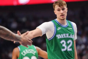 क्या कूपर फ्लैग आज रात लॉस एंजिल्स लेकर्स के खिलाफ खेलेंगे? लॉस एंजिल्स लेकर्स स्टार की चोट रिपोर्ट पर नवीनतम अपडेट (फरवरी 12, 2026) | एनबीए न्यूज़