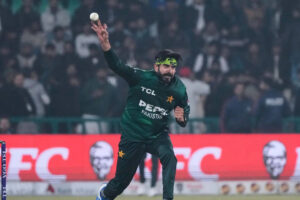 उस्मान तारिक: कैसे पाकिस्तान का मिस्ट्री स्पिनर ‘लंबा ब्रेक, दो कोहनी’ के साथ टी20 विश्व कप का सबसे बड़ा चर्चा का विषय बन गया | क्रिकेट समाचार