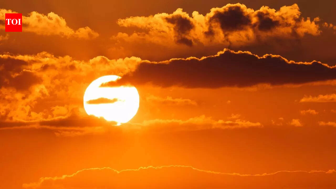 कुंभ राशि में सौर गोचर 2026: इसका आपकी राशि पर प्रभाव |