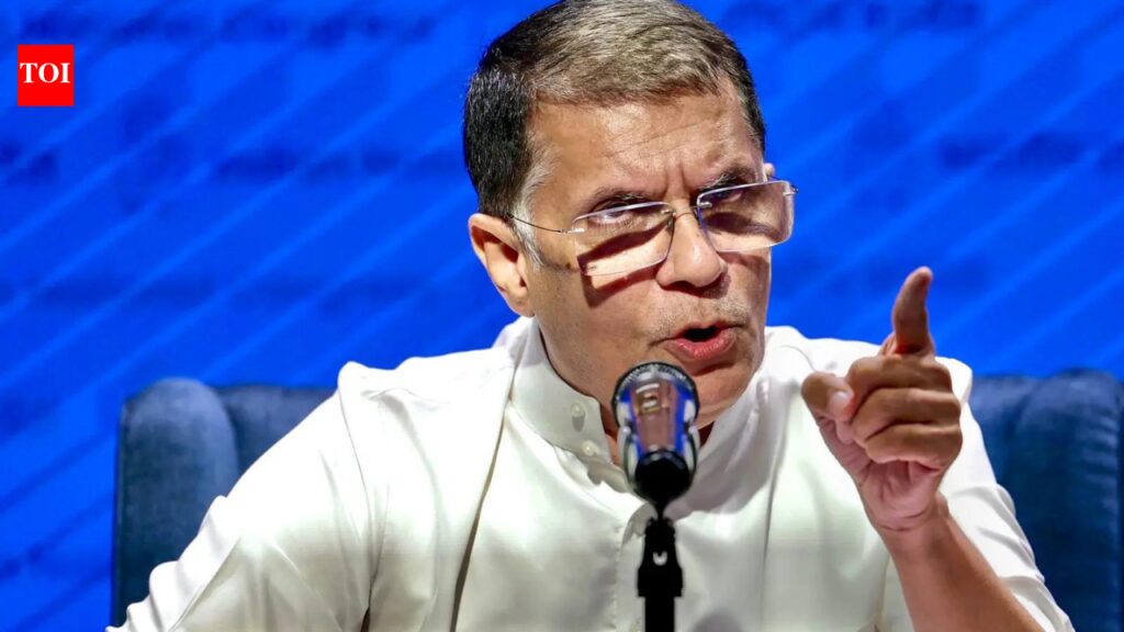 क्या पाकिस्तान ने अमेरिका पर भारत का नक्शा हटाने के लिए दबाव डाला? कांग्रेस ने वीडियो शेयर कर विदेश मंत्रालय पर साधा निशाना | भारत समाचार