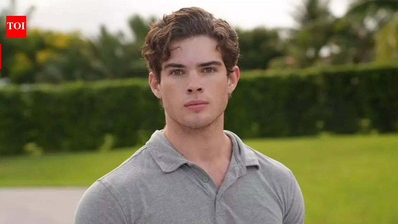 एरिजोना स्टेट यूनिवर्सिटी फैशन शो में प्रभावशाली क्लैविकुलर के साथ क्या हुआ जिसके कारण फ्रेममॉगिंग का चलन शुरू हुआ?