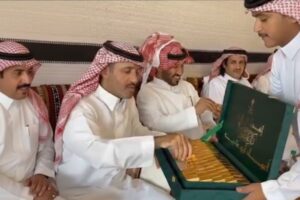 सऊदी शादी में ‘सोने की छड़ें’? जो 24 कैरेट के तोहफे लग रहे थे वो कुछ और ही थे | विश्व समाचार