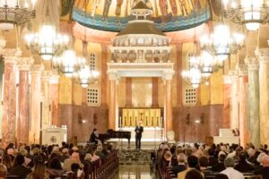 यूरोप और अमेरिका ने लाखों ईसाइयों को खो दिया, अफ्रीका अब 697 मिलियन विश्वासियों के साथ सबसे बड़ा क्षेत्र है |