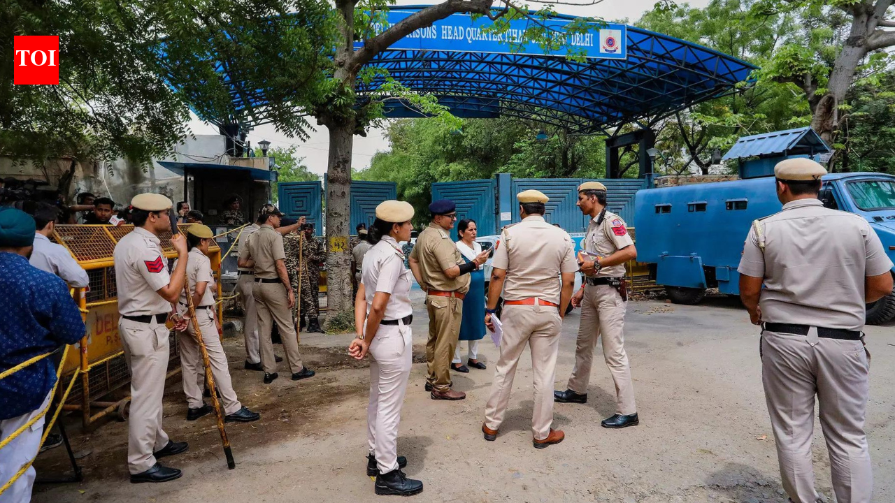 300 से अधिक जेलें अपनी दोगुनी क्षमता से काम कर रही हैं | भारत समाचार