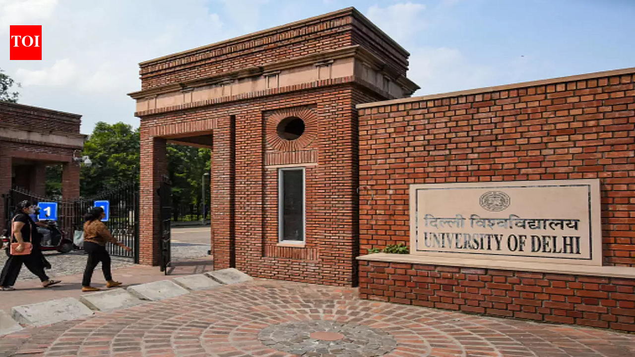डीयू ने विरोध प्रदर्शनों पर एक महीने का प्रतिबंध लगाया; समय सीमा का कोई कारण नहीं बताता | भारत समाचार