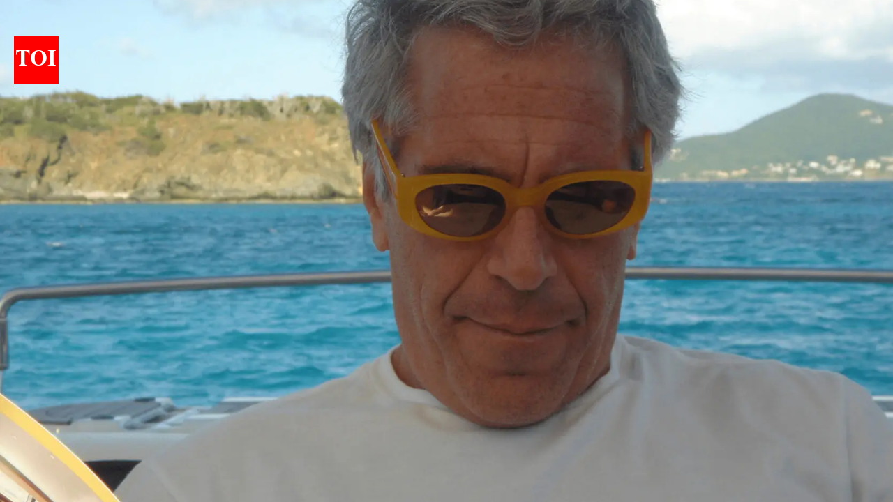 ‘सख्ती से खूबसूरत रूसी लड़कियों के लिए’? नई फाइलों में एप्सटीन के हैम्पटन नाइट क्लब प्रमोटरों के साथ संबंधों के बारे में क्या आरोप लगाए गए हैं