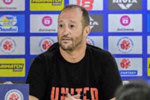 ‘आलोचना करने का अधिकार अर्जित करें’: NEUFC कोच जुआन पेड्रो बेनाली की प्रशंसकों से अपील | फुटबॉल समाचार