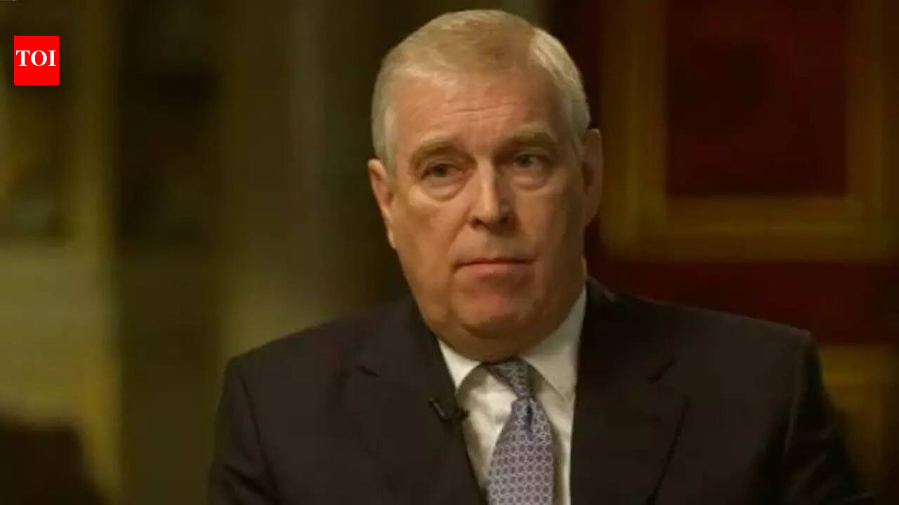 ‘हमने एंड्रयू की निंदा की जब अन्य लोग थे…’: राजशाही विरोधी समूह का कहना है कि एपस्टीन से जुड़े पूर्व राजकुमार को गिरफ्तार किया गया