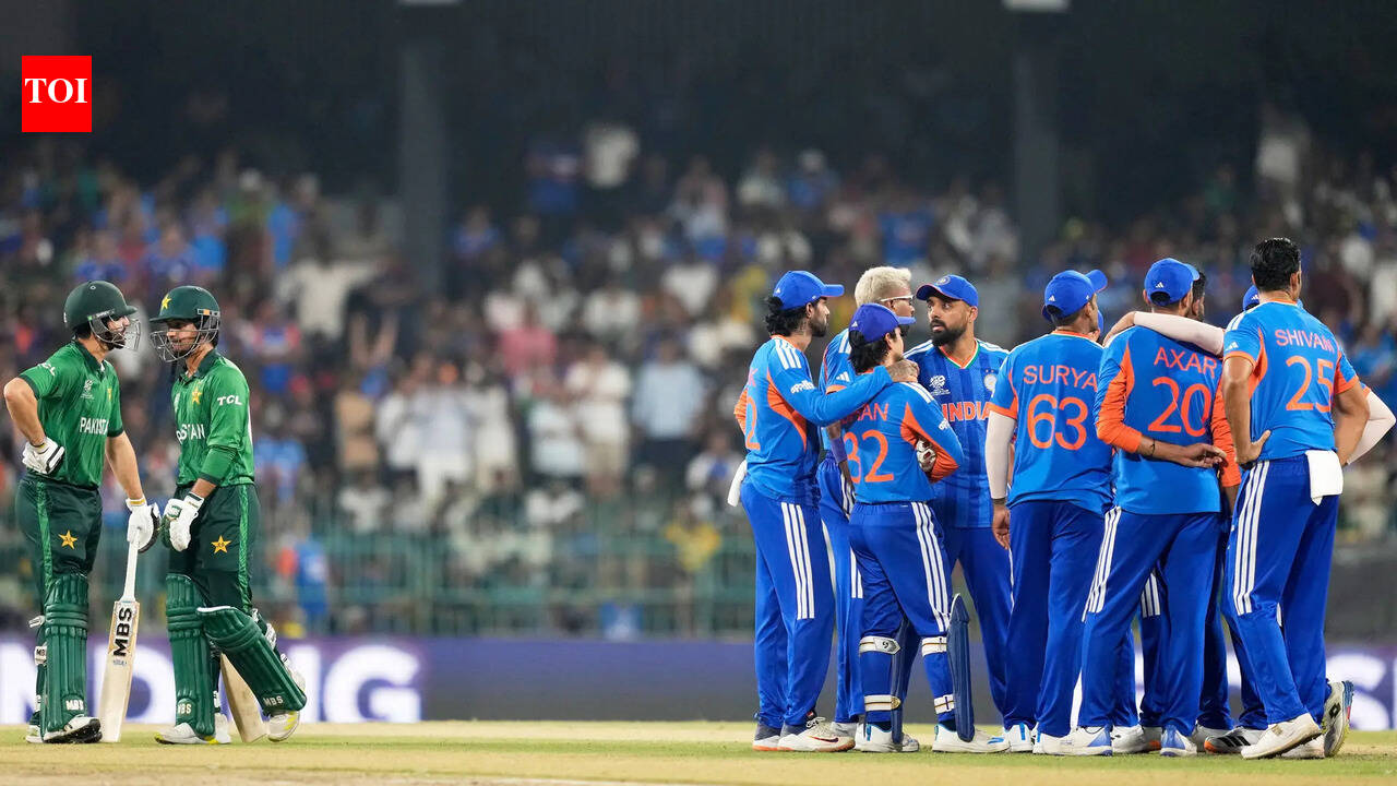 भारत और पाकिस्तान के खिलाड़ी ‘बंद दरवाजों के पीछे बात कर रहे हैं’: हाथ मिलाने के विवाद के बीच इंग्लैंड के दिग्गज | क्रिकेट समाचार