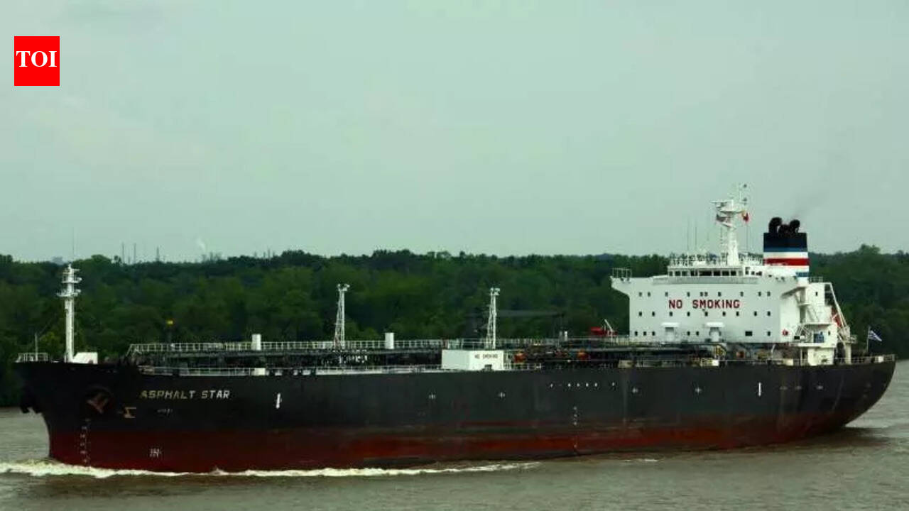 अमेरिका द्वारा स्वीकृत ईरान से जुड़े तेल टैंकर ने पाकिस्तान की समुद्री सीमा पर 8 दिन बिताए: एफआईआर | भारत समाचार