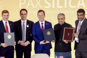 भारत चीन का मुकाबला करने के लिए अमेरिकी पहल में शामिल हुआ क्योंकि दोनों ‘स्वतंत्रता की रक्षा में एकजुट’ हैं | भारत समाचार